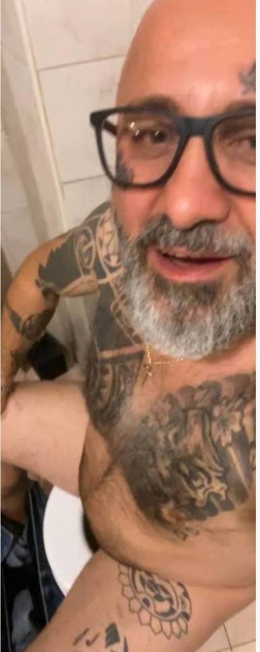 Mi chiamo Bernardo Barra abito a Como e cerco uomini che m'inculano a sangue, rispondo anche su tiktok beard.viking.life.2.0