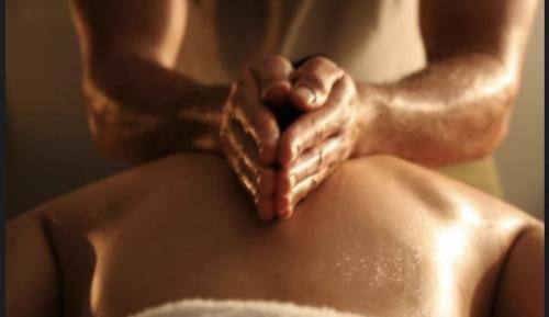 BENEVENTO - MILF - SOLO X POCHI GIORNI LA TUA MASSAGGIATRICE SPERIMENTAL MASTER CLASS SOLO POCCHI -SERVIZIO DOCCIA - GIORNI ANCHE X QUELLI CHE MI CONO