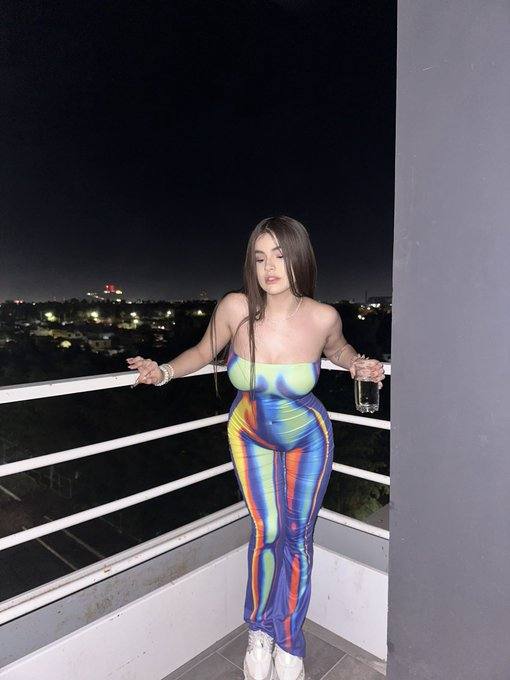 Sono disponibile per sesso a pagamento. 