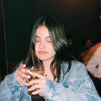 Sono disponibile per sesso a pagamento. 