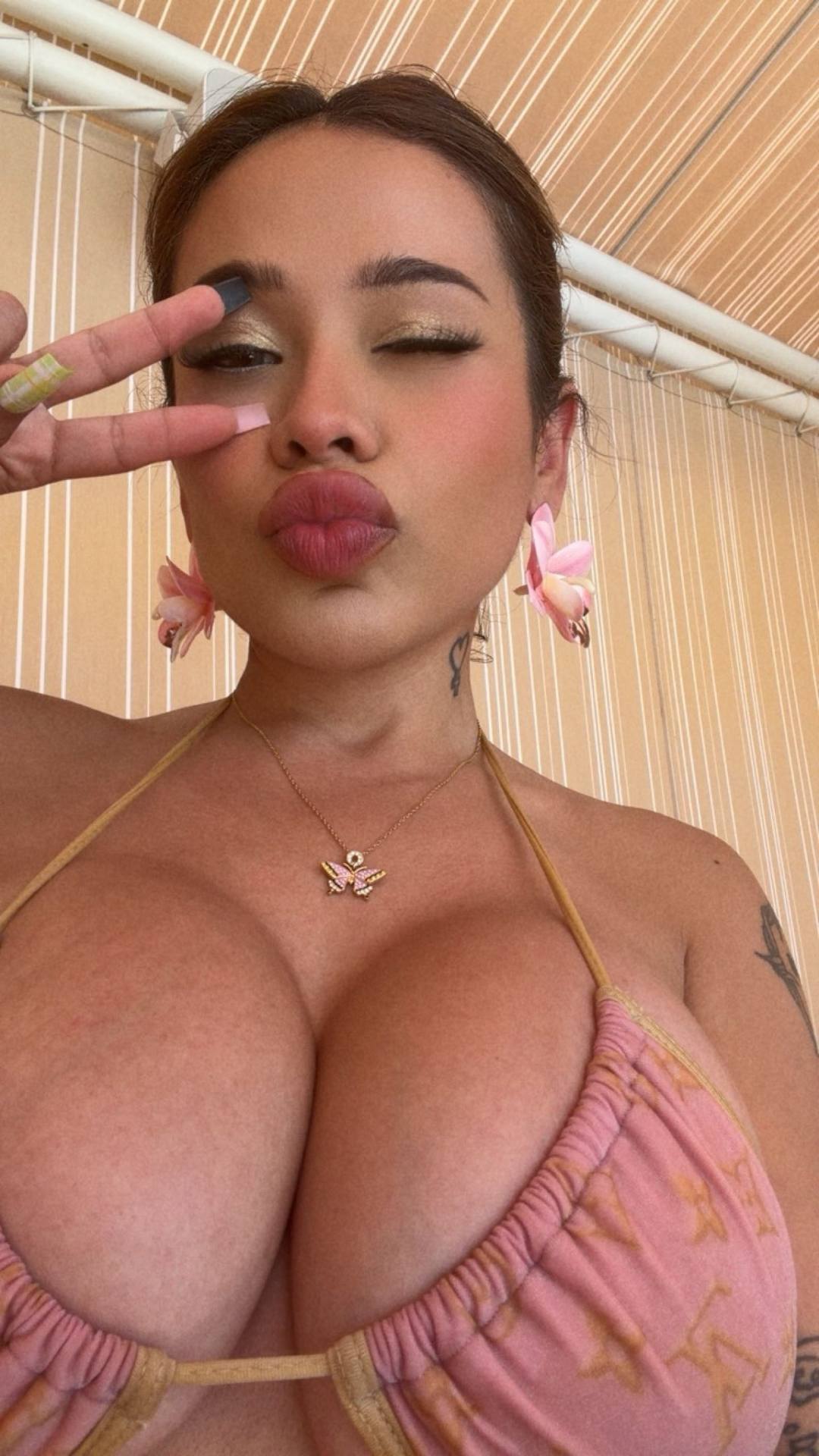 🍑🌹Sono disponibile per un po' di divertimento malizioso 🍑